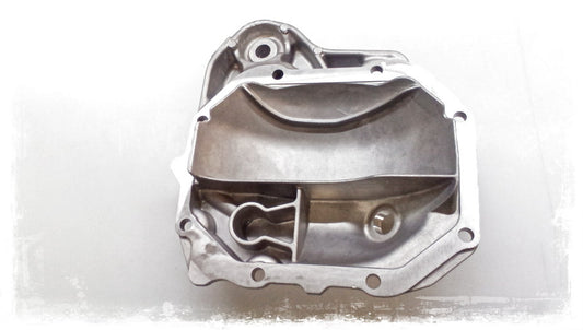 Tapa trasera del diferencial OEM 33118652554 para BMW X3 G01 y X4 G02 (xDrive30d). Compatibilidad total: G01, G02. Pieza original BMW.