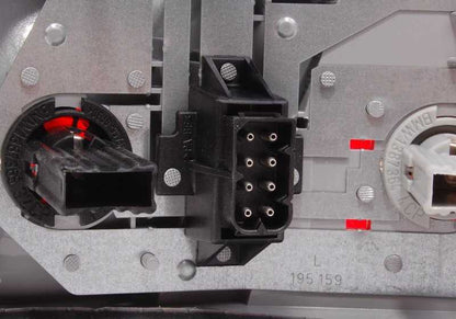 Piloto trasero izquierdo con intermitente blanco OEM 63219403099 para BMW Serie 3 E36 320i, 323i... y más. Original BMW.