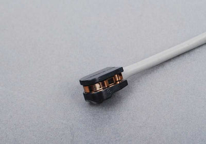Bremsblocksensor für BMW E81, E82, E87, E87N, E88, E90N, E91N, E92, E92N, E93, E93N (OEM 34356792560). Original BMW