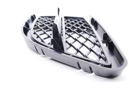 Rejilla delantera izquierda abierta OEM 51117198907 para BMW E90, E91. Pieza original BMW.