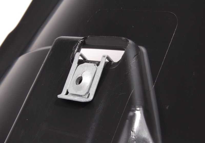 Rechte Vorderradschrittabdeckung für BMW 3 E90 -Serie, E91 (OEM 51717059378). Original BMW
