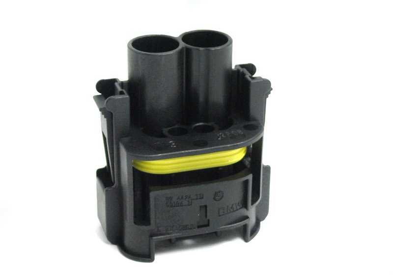 Connector box for BMW 1 Series E81, E82, E87, E88, 3 Series E90, E91, E92, E93, 5 Series E60, E61, 6 Series E63, E64, 7 Series E65, E66, X1 E84, X3 E83, X5 E53, E70 (OEM 61136900536). Genuine BMW