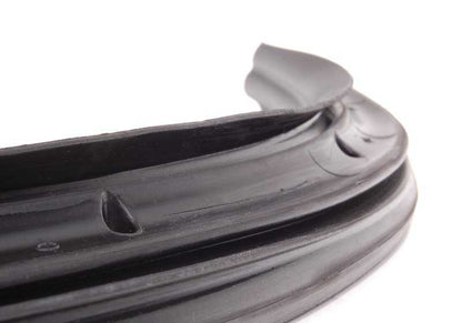 Guía ventana trasera derecha OEM 54317043898 para BMW Z4 E85 (2.0i, 2.2i, 2.5i) producción 2002–2008. Repuesto original BMW.