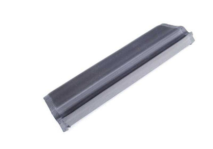Guía de ventana delantera derecha OEM 54317043892 para BMW E85 Z4. Original BMW.