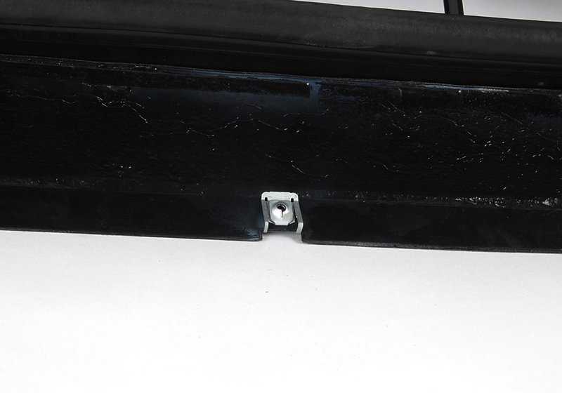 Motorraumabschirmung para BMW E90, E92, E93 (OEM 51757899820). Original BMW.