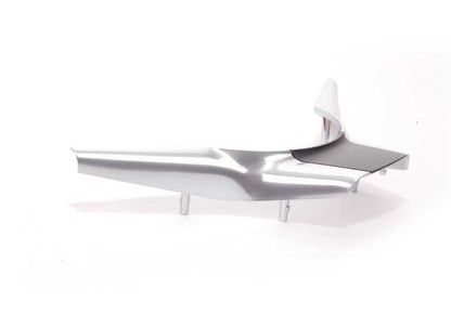 Embelezas centrais do volante com parafusos OEM 32346775300 para BMW E60, E61 (520d, 520i) Todos os modelos compatíveis. Acabamento cromado perlatado. BMW original.