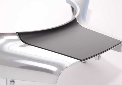 Embelezas centrais do volante com parafusos OEM 32346775300 para BMW E60, E61 (520d, 520i) Todos os modelos compatíveis. Acabamento cromado perlatado. BMW original.