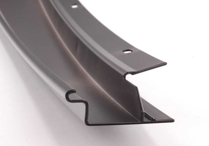Embellecedor marco ventana pilar B puerta trasera izquierda OEM 51357033811 para BMW E60 y E61. Original BMW.