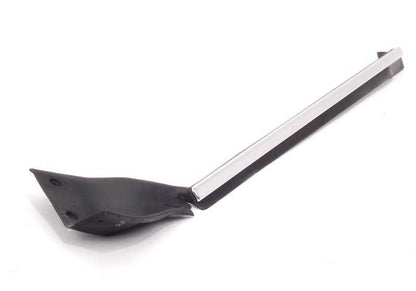 Cubierta exterior del carril de ventana derecha cromada OEM 51367026388 para BMW E46 320Ci, 323Ci (todos los modelos compatibles). Original BMW.
