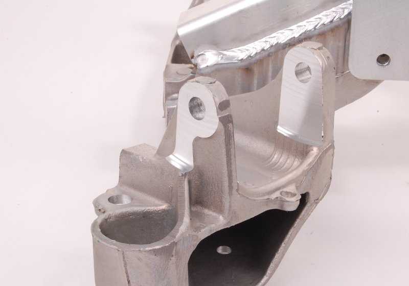 Subchasis delantero OEM 31116782458 para BMW Serie 5 E60, E60N, E61, E61N y Serie 6 E63, E63N. Original BMW.