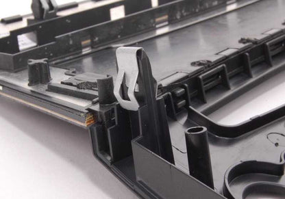 Dashboard di stampaggio in Alamo OEM centrale 51456951037 per BMW E60, E61. BMW originale.