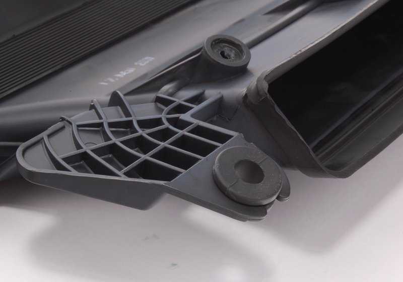 Toma de aire OEM 13717501988 para BMW Serie 3 E46. Original BMW.