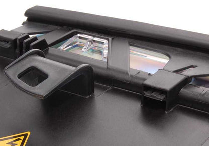 Feele sinistro Xenon OEM 63128377265 per BMW E46 330i e 330i XDRive (2000-2005). Compatibile con il cambiamento manuale e automatico, la trazione posteriore e totale. BMW originale.