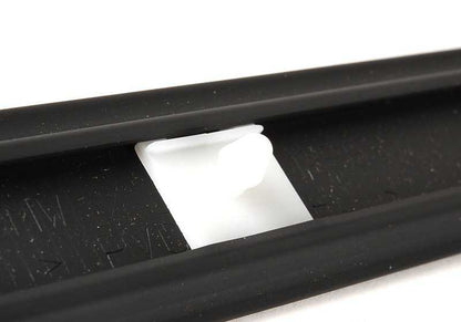 Moldura embellecedora izquierda OEM 51138125831 para BMW E38. Original BMW.