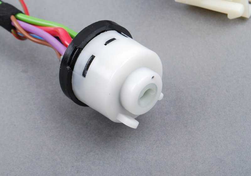 Arnés de cableado de luces traseras para varios modelos/series de BMW (OEM 61111243873). Original BMW.