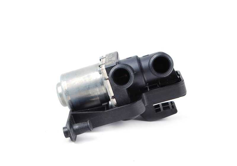 Water valve for BMW 5 Series E60, E61, 6 Series E63, X5 E53 (OEM 64118379921). Original BMW