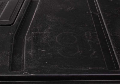 Cubierta de protección del motor OEM 51758046338 para BMW E92 316i, 318i, 320i. Compatible con versiones manuales y automáticas. Pieza original BMW.