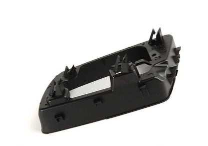 Right exterior rearview cover OEM 51167174966 for BMW E60, E61, E63, E64. Compatible with 520i, 520d versions, etc. Original BMW piece. Ideal to replace damaged lid of the right mirror.