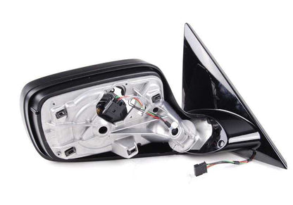 Direita estrangeira ôfffffactável 51167890470 para BMW E46. Cor preta brilhante. Compatível com todos os modelos E46. BMW original.