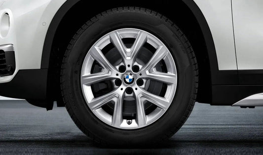 Pneus 574 en aluminium et en rayons pour plusieurs modèles / séries BMW (OEM 36116884815). BMW d'origine