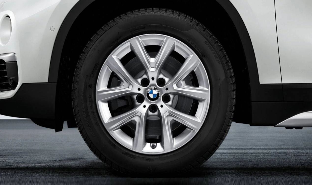 Juego de ruedas de invierno completo Y-Spoke 574 17" con neumáticos Pirelli OEM 10026653B para BMW X1 (F48) modelos 18i, 20i, 25i, sDrive16d, xDrive20d. Original BMW.