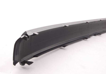 Moldura central paragolpes trasero OEM 51127030605 para BMW Serie 3 E46. Original BMW.