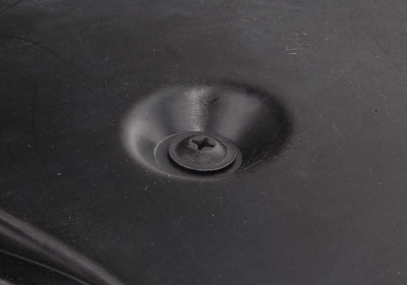 Protector inferior del motor (cubrecárter) OEM 51718240510 para BMW E39. Original BMW.