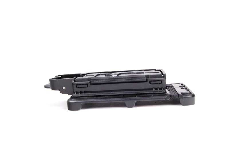 Soporte para smartphone OEM 51169813165 para MINI R60, R61, F55, F56, F57, Clubman F54, Countryman F60. Original MINI. Ideal para llevar el móvil de forma segura en el interior del vehículo.