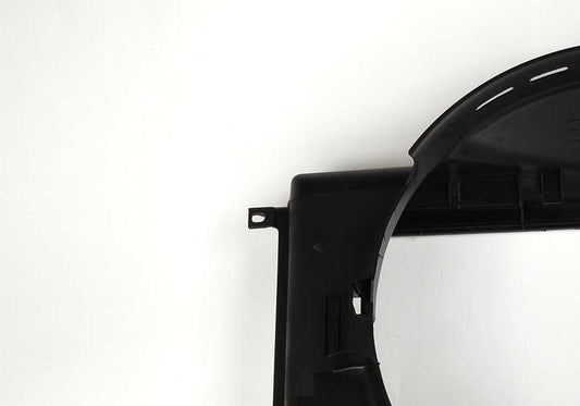 Soporte del ventilador OEM 17101438457 para BMW E39 520i con motor M52 y cambio manual o automático. Compatible con modelos fabricados entre 1996 y 2003. Pieza original BMW.