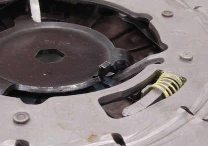 Kit de embrague OEM 21207603248 para BMW E92, E93, F10, F12, F13. Compatible con motores N63T y cambio automático. Original BMW.