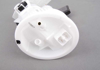 Bomba de combustible derecha OEM 16141182842 para BMW E36. Original BMW.