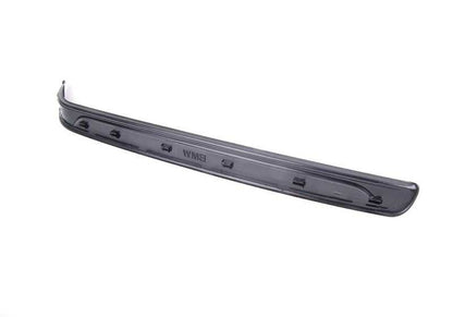 Embellecedor de entrada izquierdo OEM 51477201965 para BMW E92 y E93. Original BMW.