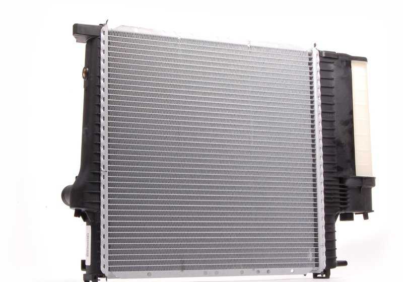Radiador de refrigeración OEM 17111728907 para BMW E30, E36, Z3. Original BMW.