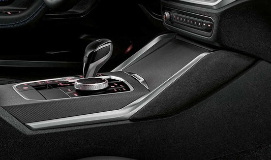 Molduras interiores M Performance para BMW G42 (OEM 51955A58544). Original BMW