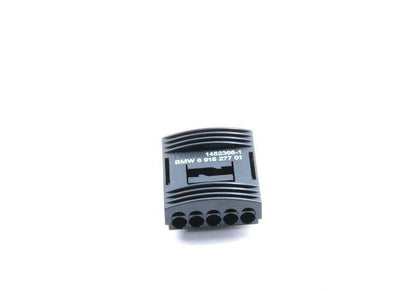 Conector de fibra óptica 5 pines OEM 61136918277 para BMW E87, F20, F21, F22, F23, E90, E91, E92, E93, F30, F31, F34, G20, G21, F32, F33, F36, E60, F10, G30, G31, G32, G11, G12, F25, G01, F26, G02, E70, F15, G05, E71, F16, G29. Original BMW.