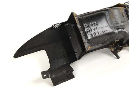 Schermata del compartimento del motore, lato sinistro per la serie BMW 5 E39 (OEM 51718188813). BMW originale