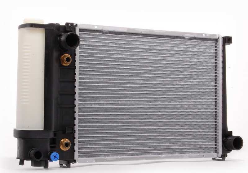 Radiatore del radiatore dell'olio di trasmissione OEM 17111712979 per BMW E30. BMW originale.