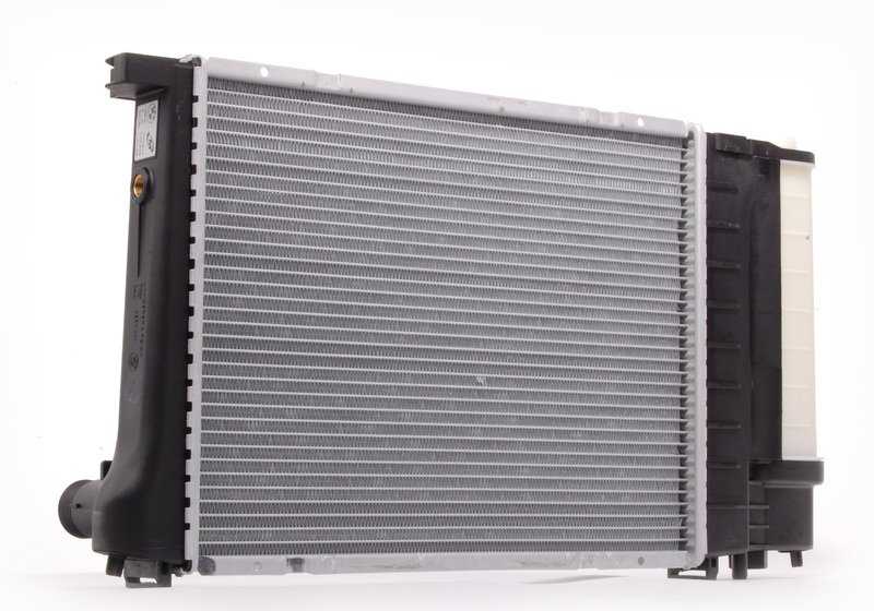 Radiatore del radiatore dell'olio di trasmissione OEM 17111712979 per BMW E30. BMW originale.