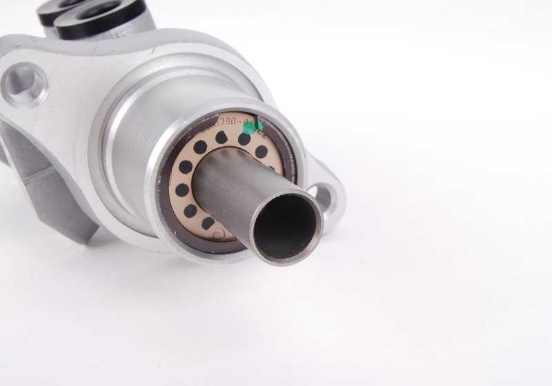 OEM brake master cylinder 343678566 for BMW E46, E85, E86. Compatible with models such as 316i, 316ci and others of series 3. Original BMW piece.