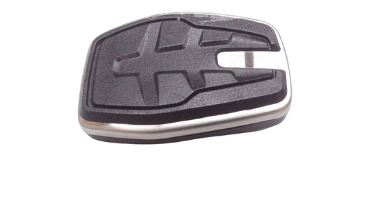 Pedal de freno/acelerador con inserción de acero inoxidable OEM 35216888759 para BMW F40 y F44. Compatible con versiones manuales y automáticas. Original BMW.
