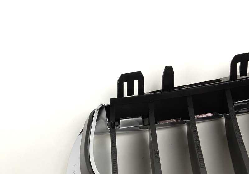 Rejilla de adorno derecho cromada OEM 51137077932 para BMW Serie 6 E63, E64. Original BMW.