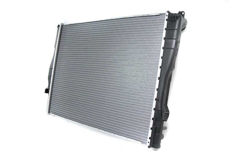 Radiador para BMW E81, E82, E87, E88, E90, E91, E92, E93, E84, E89. BMW originais. . BMW original