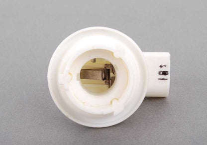 Portalámparas de bombilla amarilla OEM 63136904823 para BMW E46 y BMW Motorrad RK26. Compatible con intermitentes delanteros y laterales. Original BMW.