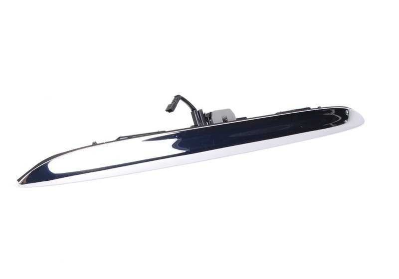 Pincele o botão de abertura do OEM 51137074020 para Mini R50, R52, R53. Mini peça original. Ideal para substituir a alça da porta traseira pelo controle integrado.