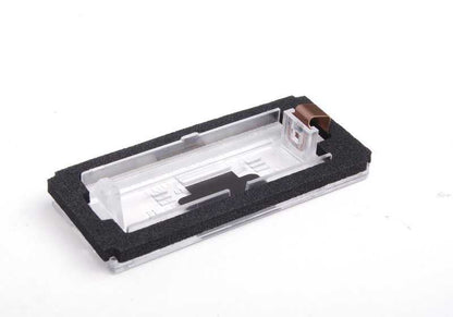 Tulipa luz maneta maletero OEM 51138236854 para BMW E46. Original BMW.