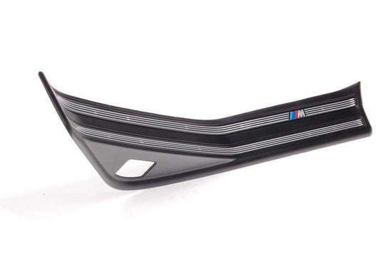 EMBELA DE ENTRADA TRASEIRA DIREITA RETRO EM 51477891988 PARA BMW E46 (3ª série). BMW original.