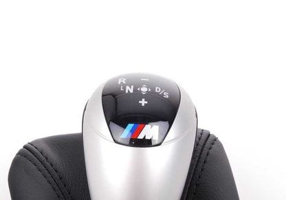 Pomo de cambio M Performance OEM 25122283705 para BMW E90, E90N, E92, E92N, E93, E93N con cambio DKG Drivelogic. Con logo M Performance y funda incluida. Original BMW.