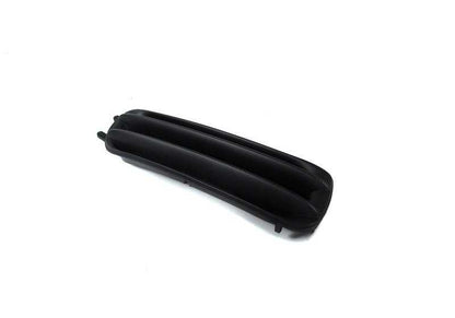 Tapón embellecedor faro antiniebla derecho OEM 51118195294 para BMW E46. Pieza original BMW, ideal para sustituir tapa lateral del faro sin complicaciones.