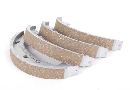 Kit di servizio Set di scarpe frenetiche Riparazione per BMW E81, E82, E87, E88, E46, E90, E91, E92, E93, F30, F31, F32 (OEM 34212213310). BMW originale.