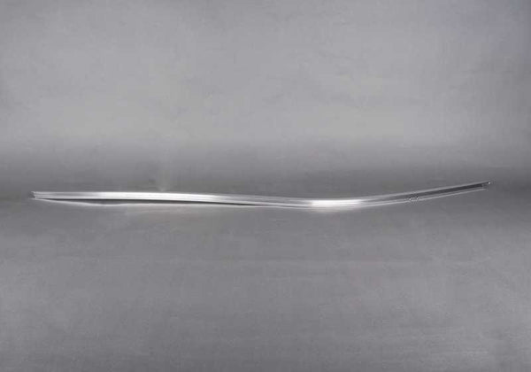 Moldura superior del marco de la ventanilla derecha OEM 51337174388 para BMW E70. Original BMW.